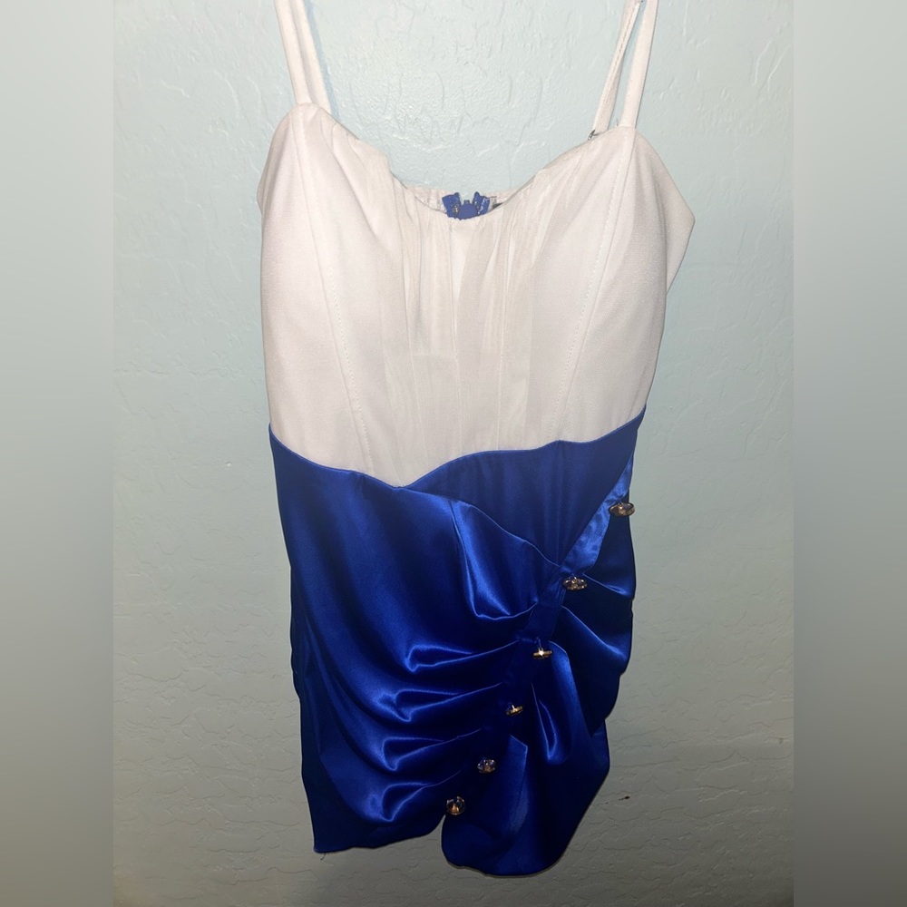 A beautiful mini dress, only wore once and in perfect shape.